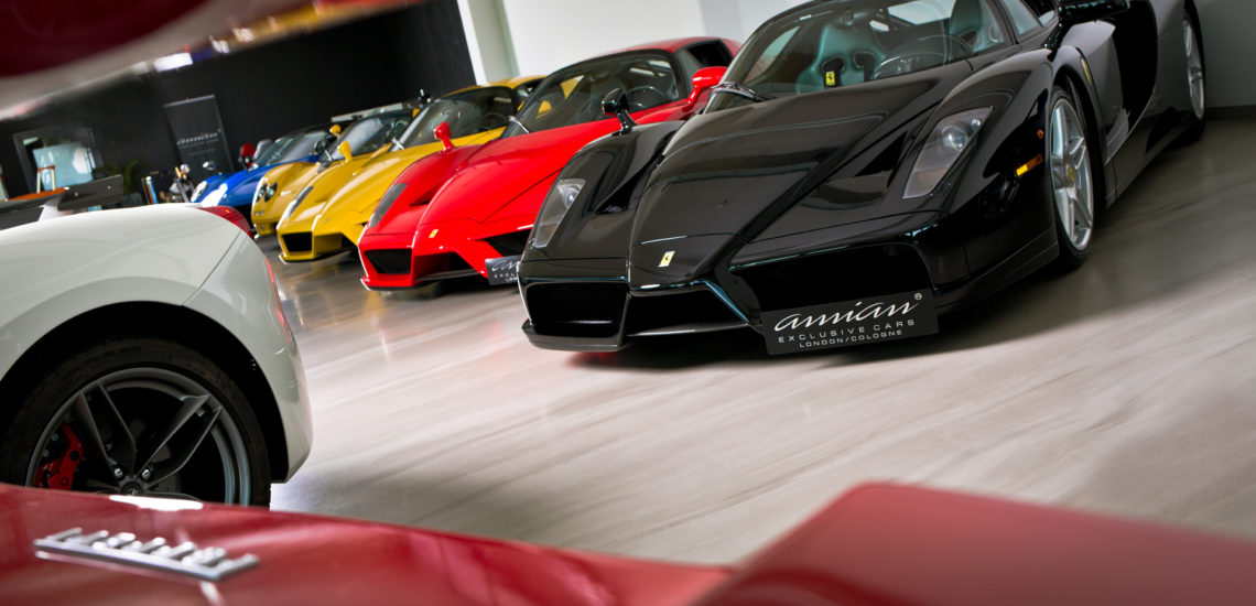 Januar 2014 – Unser neuer Showroom ist eröffnet!!! Das neue Gebäude ist fertig und ab sofort können Sie unsere Räumlichkeiten von Amian-Exclusive-Cars in der Rheinischen Allee 8 in  Köln – Marsdorf Gewerbegebiet besuchen. Alles ist größer und auf über 150