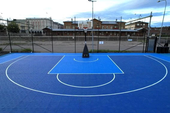 Sportboden ULTIMATE PLUS, Sportbodenbelag Basketball, Basketballspiel, Allwetterplatz,