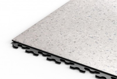 Der neue PVC Bodenbelag SOLID DECOR mit vergüteter PUR-Oberfläche besteht aus einem harten, homogenen PVC-Material,     das perfekt an der unteren PVC-Schicht befestigt ist. 