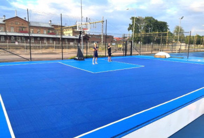 Bergo Ultimate Plus™ ist eine der stärksten Sportböden für alle Sportarten auf dem Markt und  eine der wenigen  Bodensysteme weltweit, der in allen Kategorien von der FIBA ​​getestet und zertifiziert wurde, sowie nach  den wichtigen europäischen Normen na