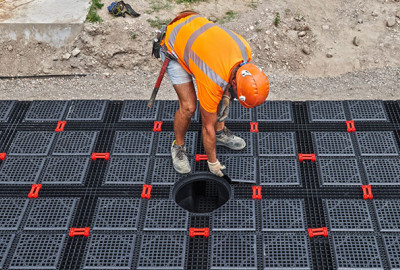 Aquabox wurde für den Bau eines Infiltrationsbeckens in einem Wohnkomplex in Trient verwendet, um das Regenwasser zu speichern und nach und nach in den Boden abzuleiten, wodurch das Risiko von Kanalisationsstaus und Überschwemmungen verringert wird.