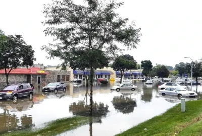 widerstandsfähige Entwässerungssysteme für extreme Wetterereignisse,  Systeme für Regenwasser in der Stadtplanung,   effektive Hochwasserschutzmaßnahmen mit Wasser- und Grünprodukten, langfristige Lösungen für den Umgang mit Starkregen, 