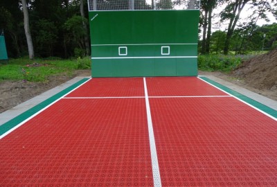 Die neue Tenniswand hilft, die Engpässe insbesondere für das Jugendtraining, aber auch bei den Erwachsenen zu beheben. Eine Tenniswand  vermittelt ein optimales Rhythmusgefühl sowie ein gutes Schlagtiming: Kontrolle, Schwung, Reaktion, Ballgefühl, Koordin