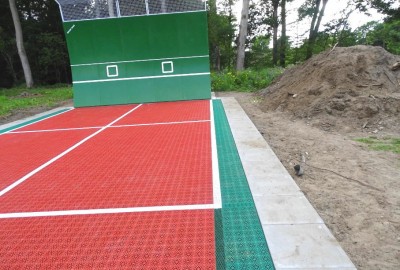 Die neue Tenniswand hilft, die Engpässe insbesondere für das Jugendtraining, aber auch bei den Erwachsenen zu beheben. Eine Tenniswand  vermittelt ein optimales Rhythmusgefühl sowie ein gutes Schlagtiming: Kontrolle, Schwung, Reaktion, Ballgefühl, Koordin